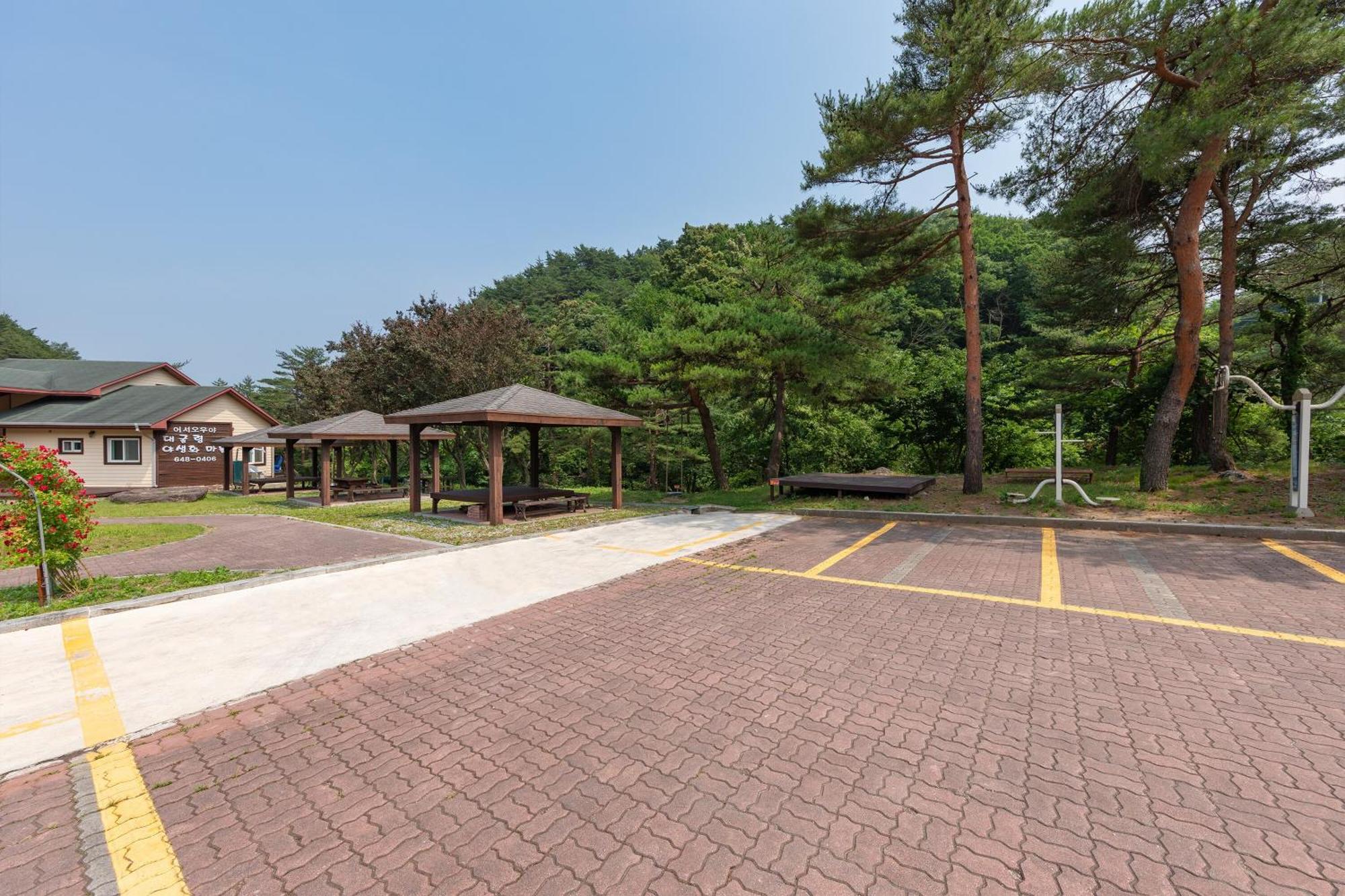 Gangneung Yasaenghwa Maeul Hotel Luaran gambar